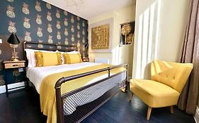 Designer Apartment Inc Free Parking & Fast Wifi 1 Minute Walk To Poole Quay - Great Location - Free Parking - Fast Wifi - Smart Tv - Newly Decorated - Sleeps Up To 2! Close To Poole & Bournemouth & Sandbanks